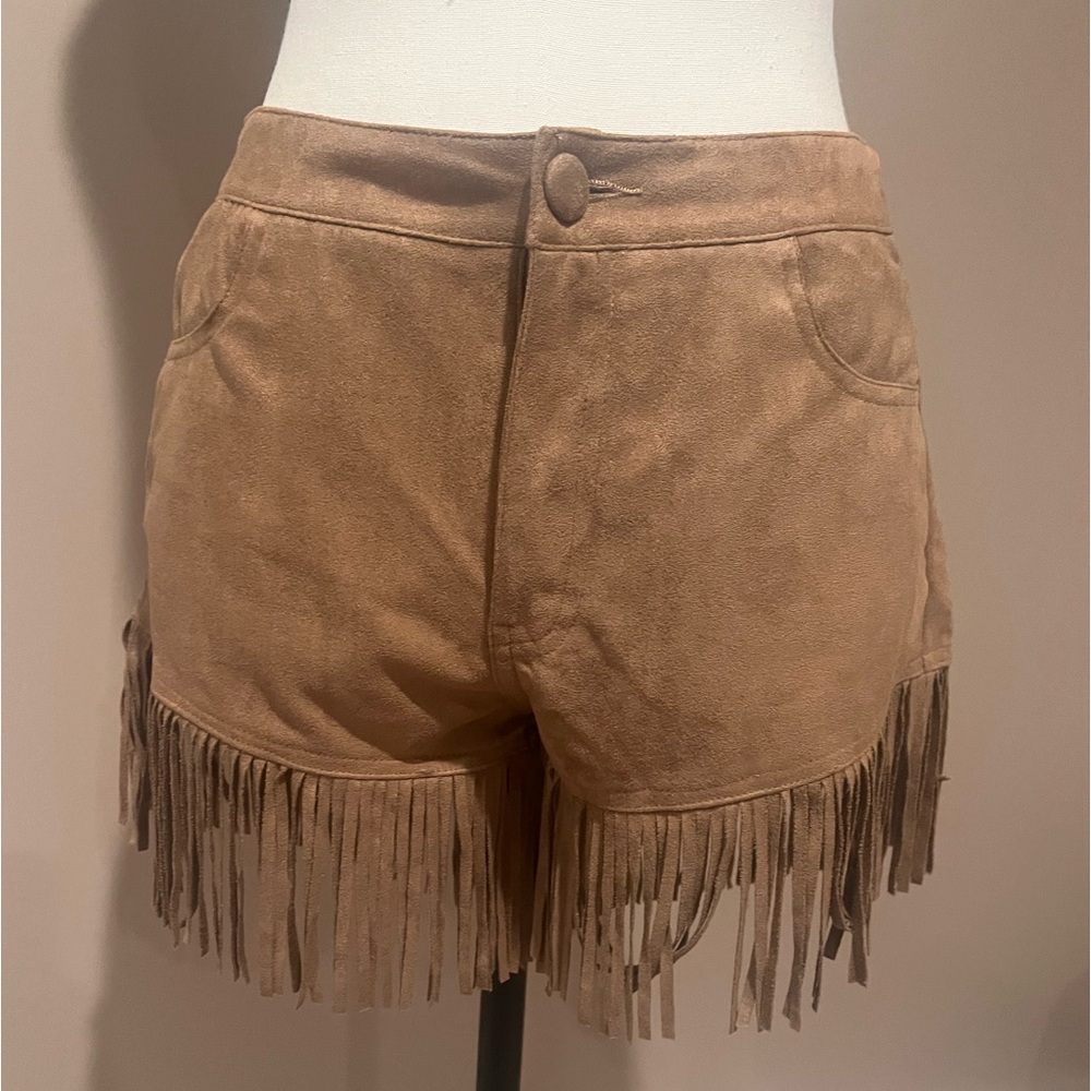 Cute suede shorts with fringe